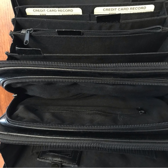 Black Ladies Bag/Purse with Compartments